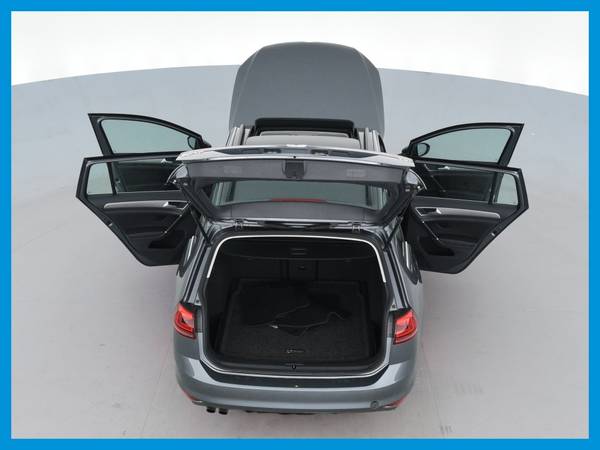 2017 VW Volkswagen Golf SportWagen TSI SE Wagon 4D wagon Gray for sale in San Bruno, CA – photo 18