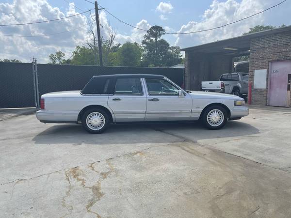 1996 Lincoln Town Car - Fresh Goodyears - Cartier Designer Series for sale in Gonzales, LA – photo 6