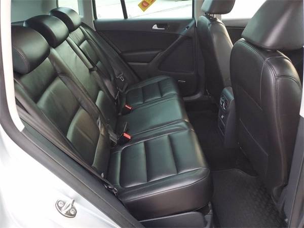 2011 Volkswagen Tiguan SEL - cars & trucks - by dealer - vehicle... for sale in Green Bay, WI – photo 23