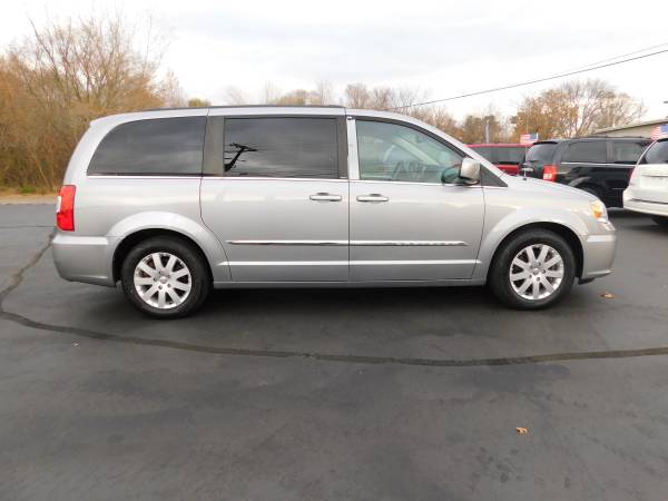 2013 CHRYSLER TOWN & COUNTRY TOURING! ONLY 151K MILES! - cars &... for sale in Battle Creek, MI – photo 6