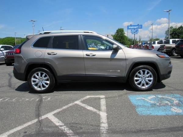 2016 Jeep Cherokee Limited hatchback Light Brownstone Pearlcoat for sale in Boyertown, PA – photo 6