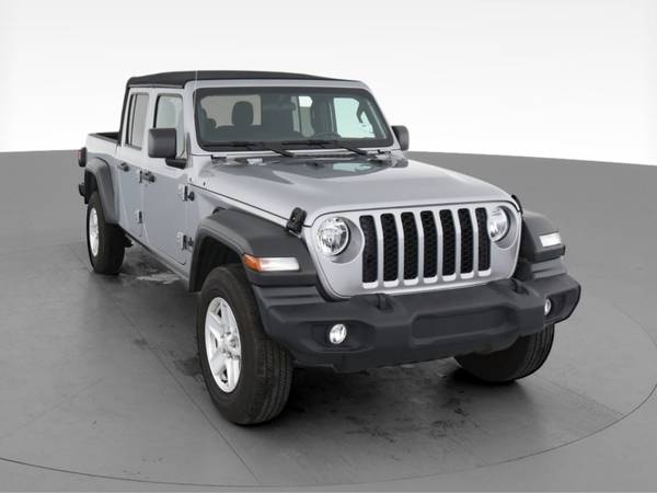2020 Jeep Gladiator Sport Pickup 4D 5 ft pickup Silver - FINANCE -... for sale in Indianapolis, IN – photo 16