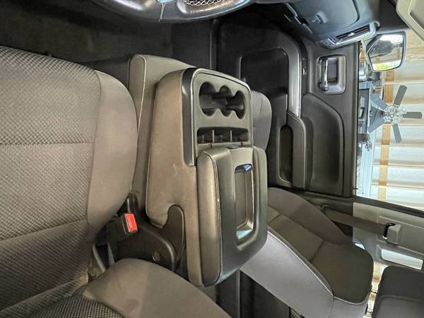 2018 5 3 Liter V8 Chevy Silverado 1500 LT 4X4 - - by for sale in Springfield, MO – photo 10