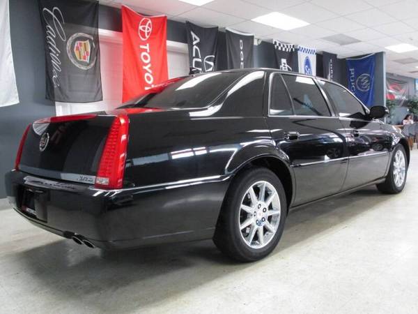 2010 Cadillac DTS *Luxury* *Guaranteed Approval* - cars & trucks -... for sale in East Dundee, WI – photo 11