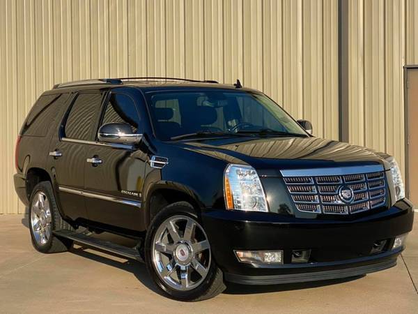 2009 Cadillac Escalade Premium AWD 6.2L Loaded with Every Option! -... for sale in Oklahoma City, OK – photo 2