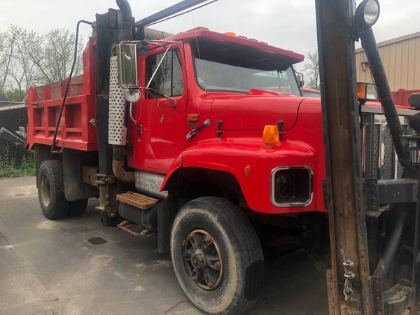 ONLY 40k miles! International 2674 CUMMINS Dump Truck Snow Plow for sale in East Syracuse, PA – photo 3