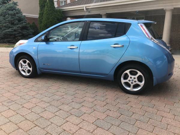 2011 NISSAN LEAF 54,000 miles - cars & trucks - by dealer - vehicle... for sale in Chicago, IL – photo 10