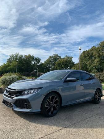 2017 Honda Civic Hatchback Sport 33K miles Gray. Perfect Condition for sale in Chicago, IL – photo 9