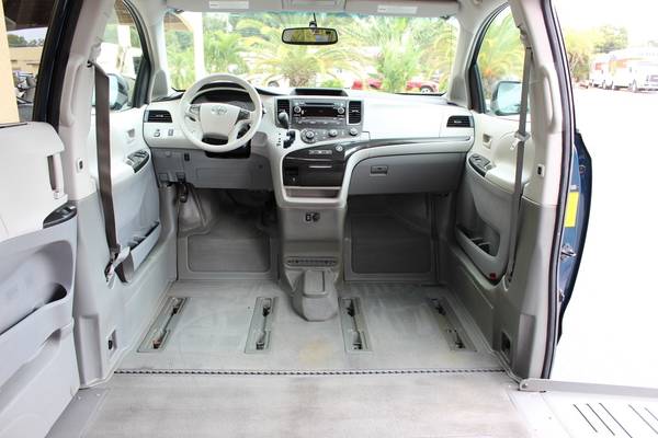 2011 Toyota Sienna LE Braun Wheelchair Van 75k Miles for sale in Fort Myers, FL – photo 18