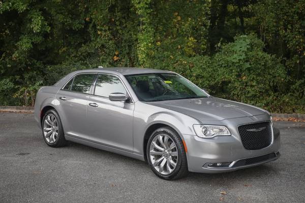 Chrysler 300 Leather Bluetooth Rear Camera Rear A/C Low Miles Nice! for sale in Savannah, GA – photo 2