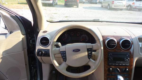 2007 Ford Freestyle SEL AWD - cars & trucks - by dealer - vehicle... for sale in NICHOLASVILLE, KY – photo 8