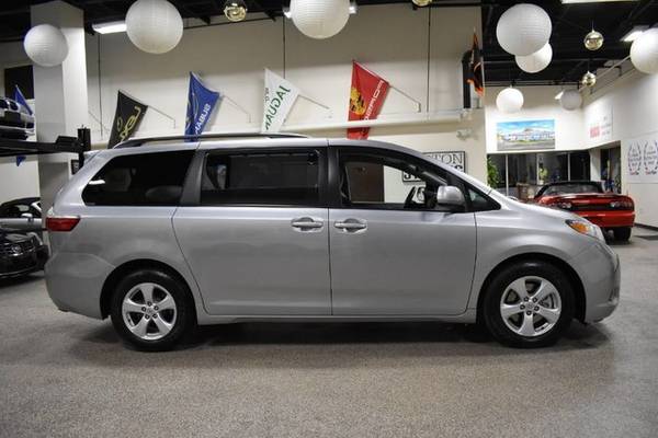 2015 Toyota Sienna LE for sale in Canton, MA – photo 5
