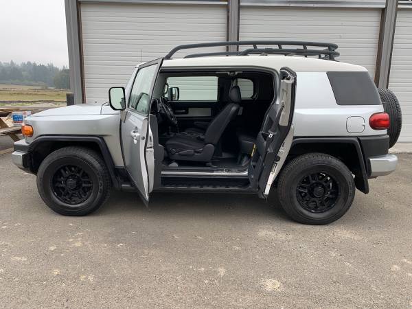 2007 Toyota Fj Cruiser 4x4 - cars & trucks - by dealer - vehicle... for sale in Vancouver, WA – photo 20