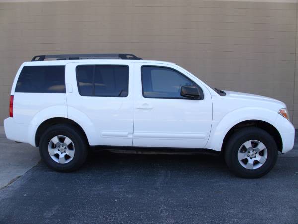 2005 NISSAN PATHFINDER! GREAT VEHICLE IMMACULATE - cars & for sale in San Antonio, TX – photo 2