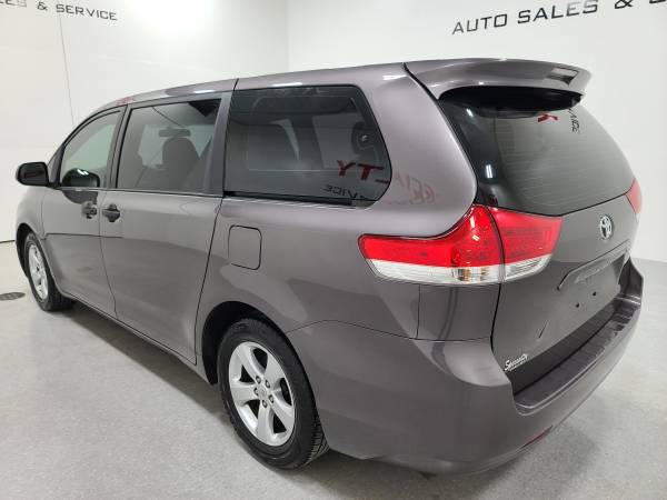 2014 Toyota Sienna L! 7 Passenger! New Tires! New Frnt Brakes! for sale in Suamico, WI – photo 22