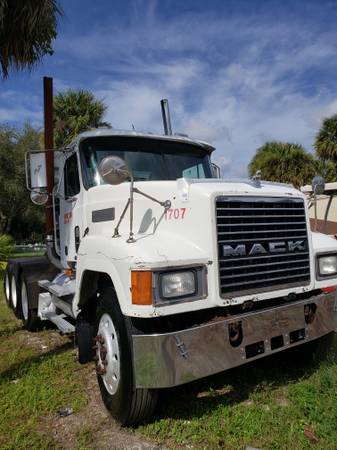 2000 Mack Day Cab Tri Axle - cars & trucks - by dealer - vehicle... for sale in Coral Springs, FL – photo 2