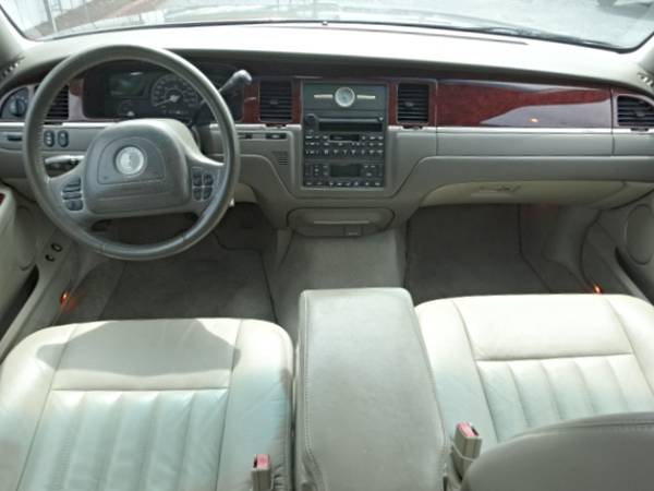 2004 LINCOLN TOWN CAR- V8 - RWD - 4DR LUXURY SEDAN- 99K MILES!! $4,200 for sale in largo, FL – photo 20