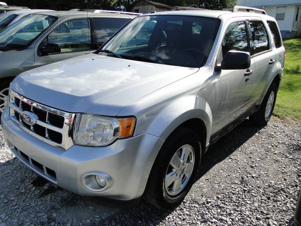 11 Ford Escape XLT - cars & trucks - by dealer - vehicle automotive... for sale in Maryville, TN – photo 2