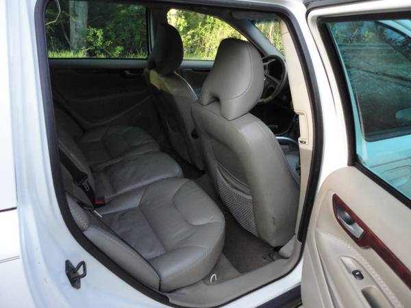 2006 Volvo XC70 - - by dealer - vehicle automotive sale for sale in Saluda, SC – photo 8