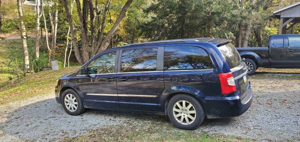 2013 Chrysler Town and Country for sale in Jeannette, PA – photo 2