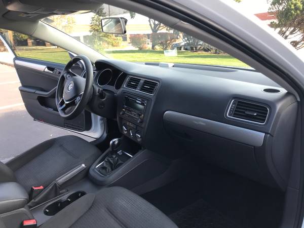 2015 Volkswagen Jetta 1.8T SE - cars & trucks - by owner - vehicle... for sale in Libertyville, IL – photo 5