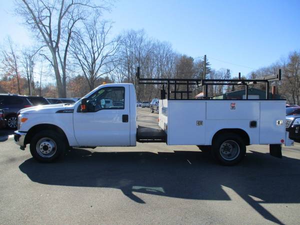 2011 Ford Super Duty F-350 DRW F350 Truck XL Utility Extra Clean for sale in Brentwood, NH – photo 6