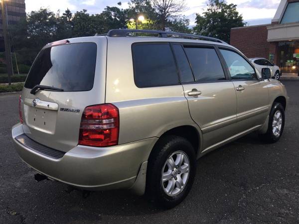 Toyota Highlander - cars & trucks - by owner - vehicle automotive sale for sale in Norwalk, CT – photo 2