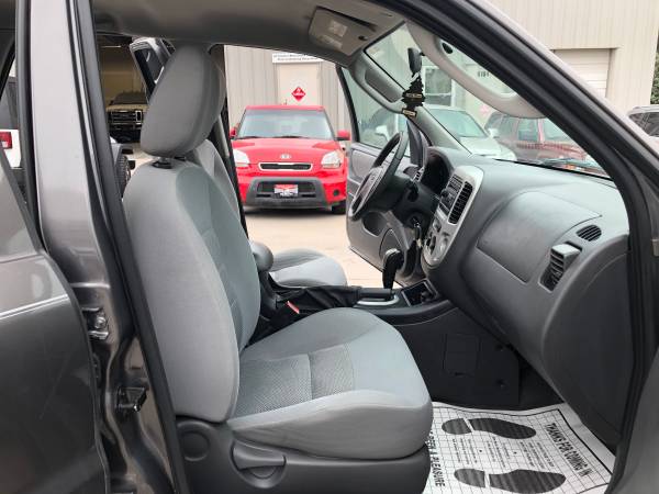 2006 FORD ESCAPE. 4X4.ONLY 136K.RUNS GREAT.FINANCING for sale in Omaha, NE – photo 15