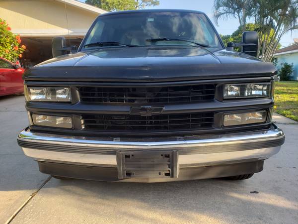 1994 Chevy Suburban 2500 - cars & trucks - by owner - vehicle... for sale in Vero Beach, FL – photo 2