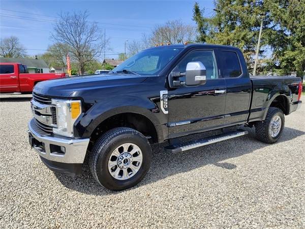 2017 Ford F-350SD XLT - - by dealer - vehicle for sale in Chillicothe, WV – photo 3