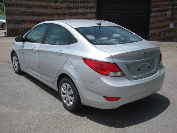 2017 HYUNDAI ACCENT SE...4CYL AUTO...56000 MILES...NICE for sale in Knoxville, TN – photo 3