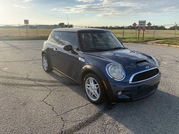 2009 Mini Cooper S Hatchback 2D AUTOMATIC 126K MILES - cars & trucks... for sale in Gainesville, GA – photo 2