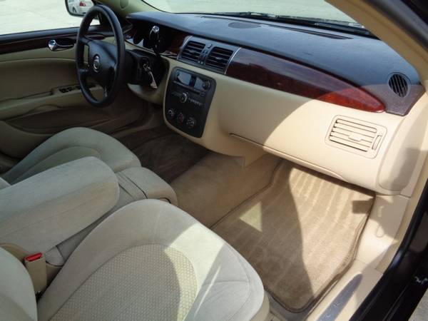 2007 Buick Lucerne 4dr Sdn V6 CX - - by dealer for sale in Marion, IA – photo 12