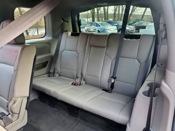 Do you have a big Family? You need this 2012 Pilot EX leather, roof for sale in Haverhill, MA – photo 14