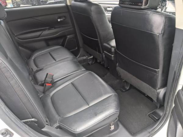 2017 Mitsubishi Outlander SE SKU: HZ002021 SUV - - by for sale in North Richland Hills, TX – photo 19