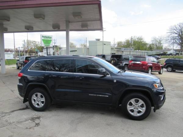 2014 Jeep Grand Cherokee Laredo 4x4 4dr SUV - - by for sale in Bloomington, IL – photo 3