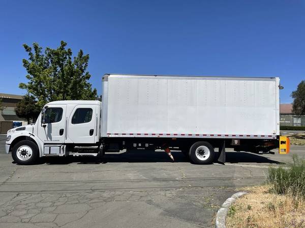 2016 Freightliner M2 106 - - by dealer - vehicle for sale in Fairfield, OR – photo 2