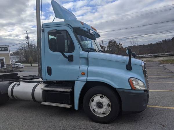 2013 FREIGHTLINER CASCADIA TANDEM DAY CAB DD-15 455 HP 10 SPD MANUAL... for sale in Wappingers Falls, PA – photo 4