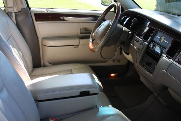 2003 Lincoln Town Car Limited Signature 3950 - - by for sale in Other, IL – photo 21