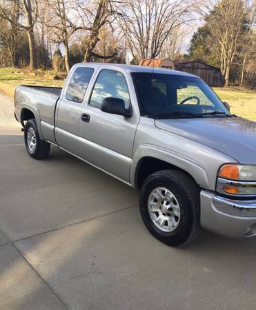 2005 GMC Sierra 4x4 Runs Great - cars & trucks - by owner - vehicle... for sale in Louisville, KY – photo 13