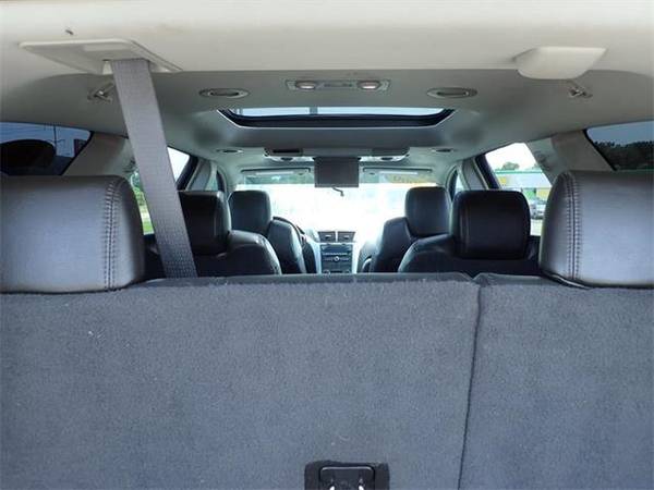 2009 Chevrolet Traverse SUV - Silver for sale in Lansing, MI – photo 3
