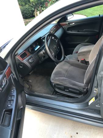 Clean 09’ Chevy Impala for sale in Lawrence, KS – photo 2