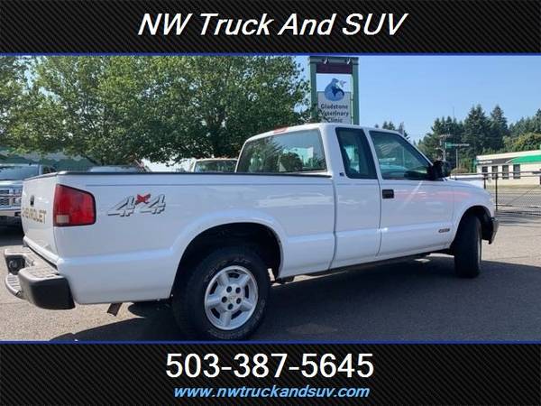 2001 Chevy S10 4x4 Xtended Cab Pick Up 4wd 4.3L V6 5SP Manual for sale in Milwaukee, OR – photo 4