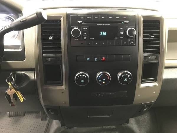 2012 RAM 1500 ST CREW CAB! CLEAN CARFAX! V8 FLEX FUEL! ONLY 76.5K MI!! for sale in Norman, TX – photo 10