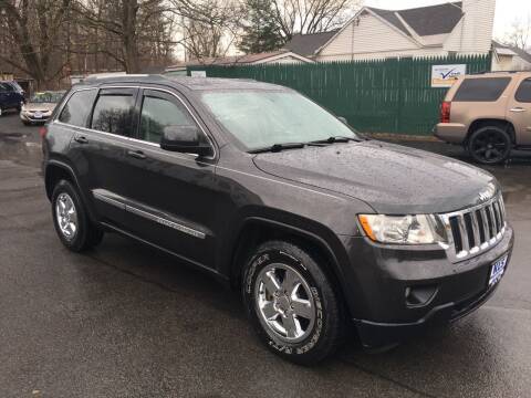 2011 Jeep Grand Cherokee - - by dealer - vehicle for sale in hudson falls 12839, NY – photo 3