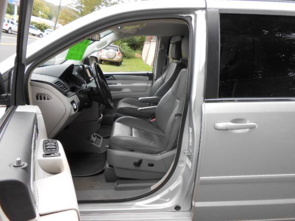 2011 Volkswagen Routan SE 102k Miles Leather 2 DVD Players Rev.... for sale in Seymour, CT – photo 13