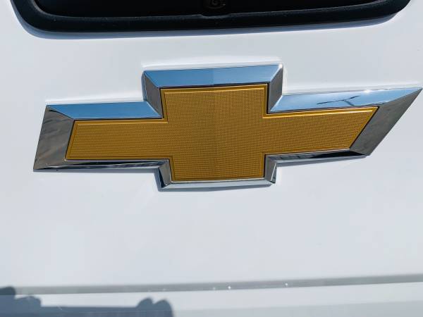 2019 Chevy Colorado Crew Cab-Nice White,V6,Cloth,5 passenger,LIKE NEW! for sale in Carpinteria, CA – photo 5