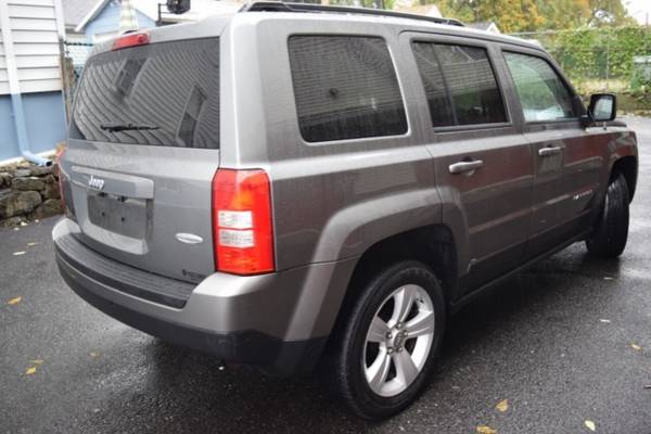 *2012* *Jeep* *Patriot* *Latitude 4dr SUV* - cars & trucks - by... for sale in Paterson, NY – photo 21
