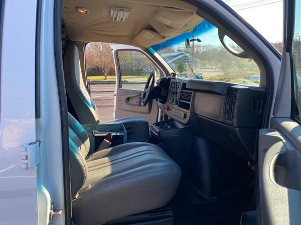 2009 GMC Savana G3500 Cargo - cars & trucks - by dealer - vehicle... for sale in Millersville, District Of Columbia – photo 9