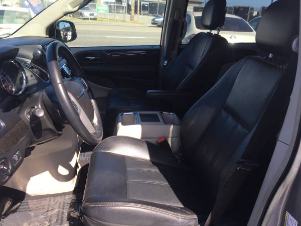 2014 Chrysler Town & Country Touring for sale in Eureka, CA – photo 6